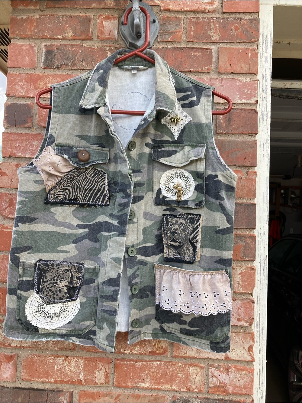 Women's Camo Patchwork Utility Vest - Green Camouflage